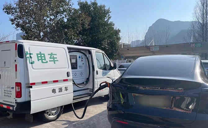 元氏汽车搭电